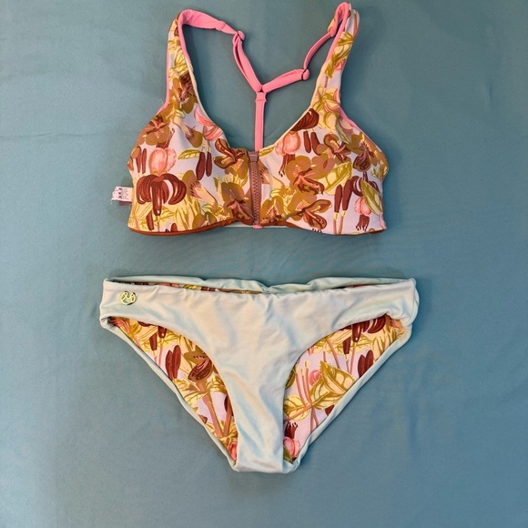 Maaji Multicolor Floral Bikini reversible, lined , padded top. Size S woman’s - Picture 2 of 13